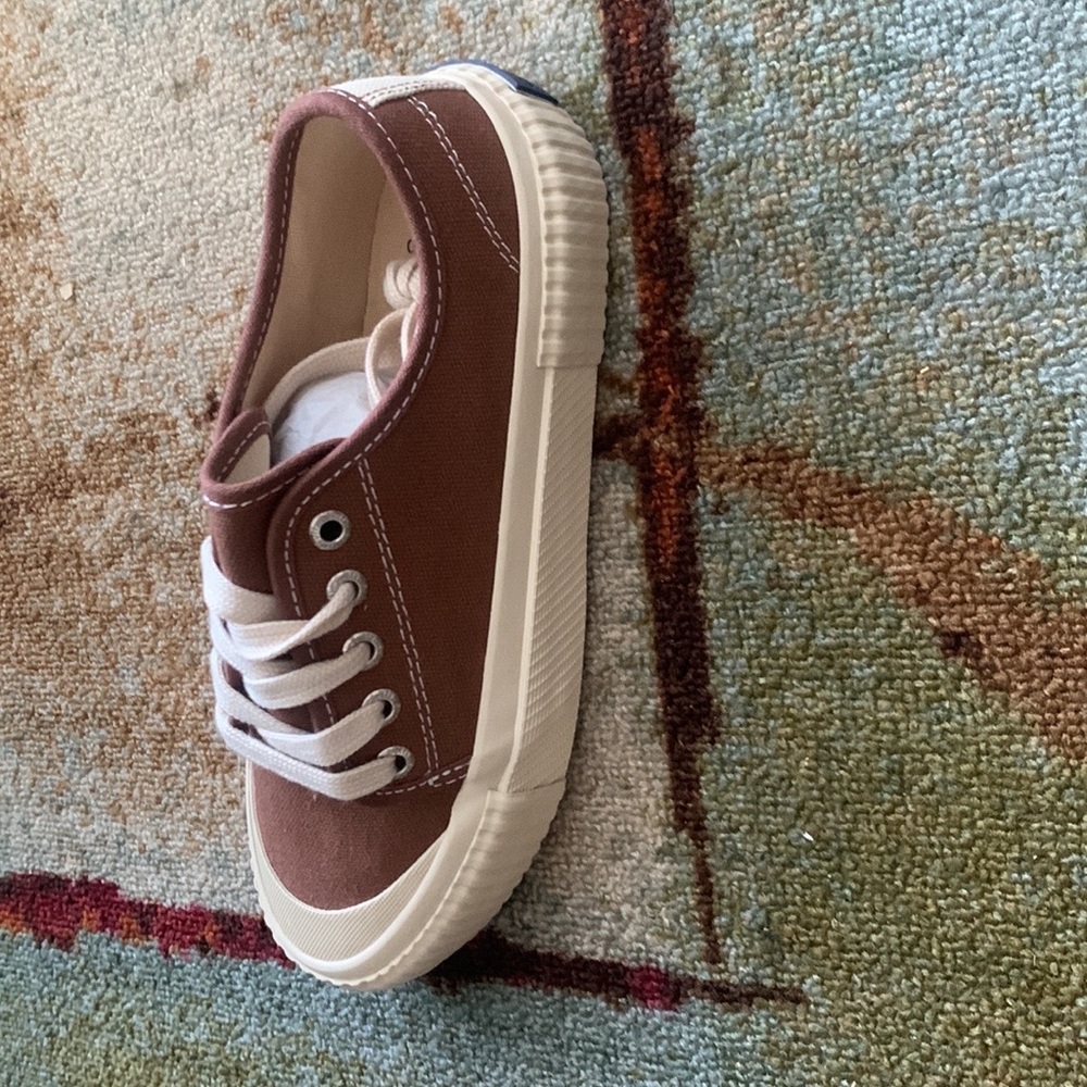 Women canvas tennis by Guffy